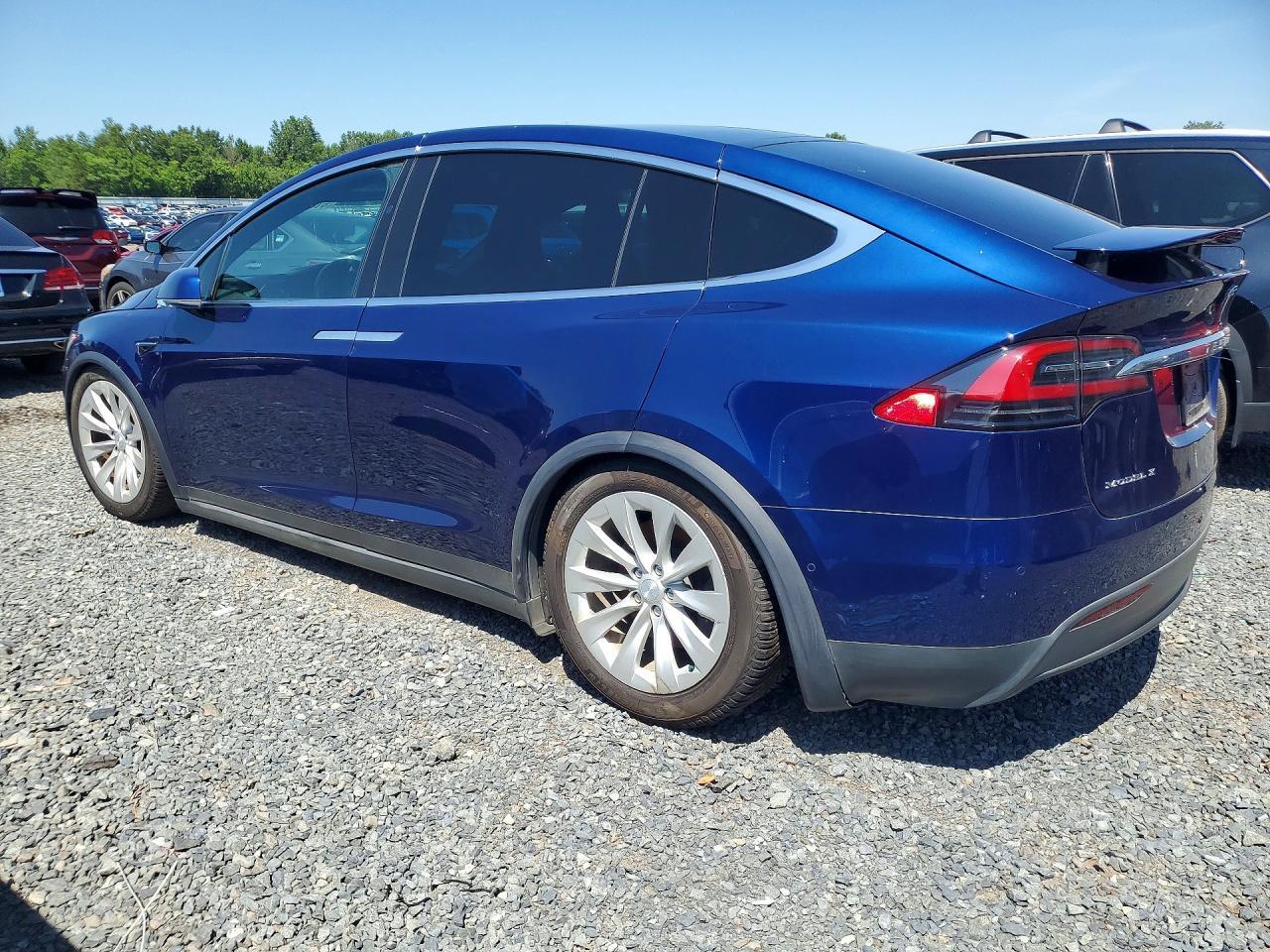 2017 Tesla Model X - Фото 2