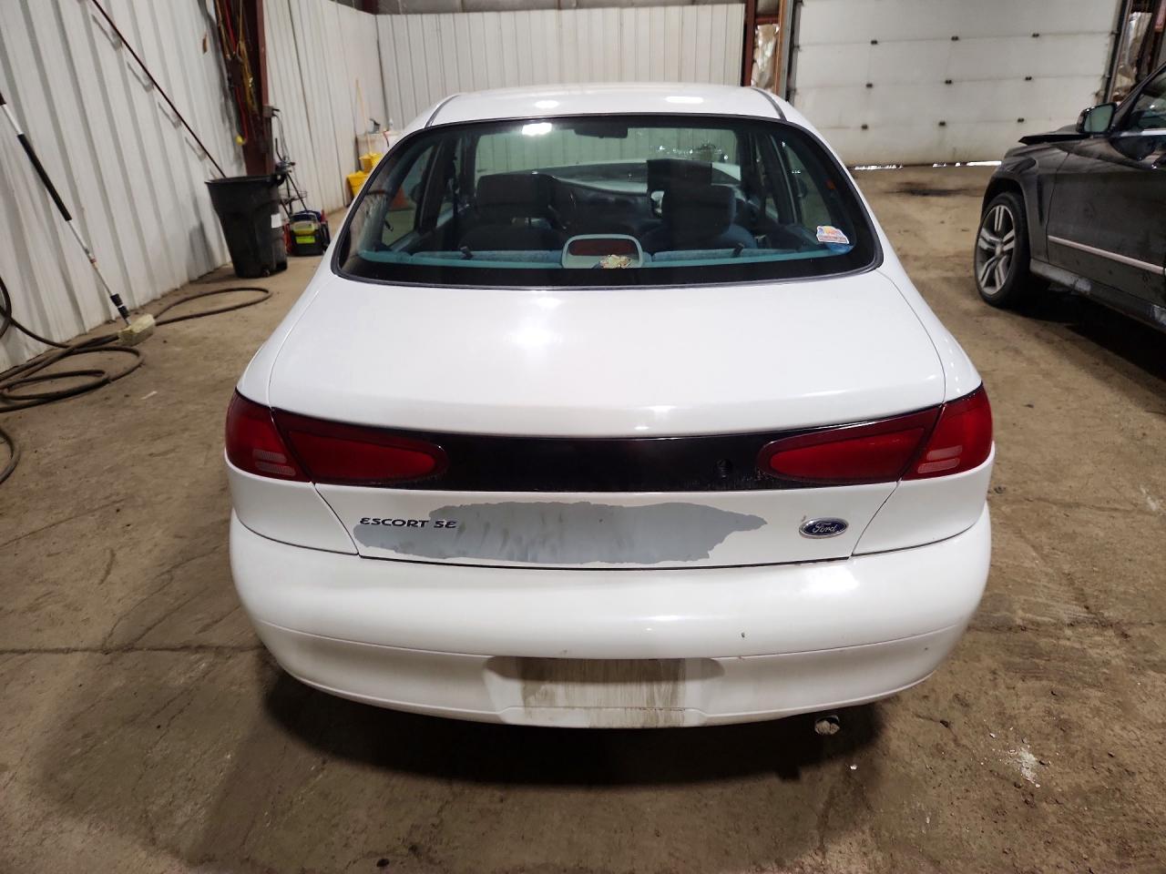 1999 Ford Escort Se - Фото 6