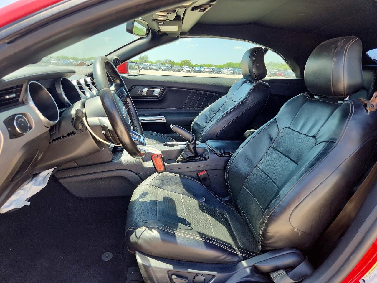 2020 Ford Mustang V6 Convertible - Image 7