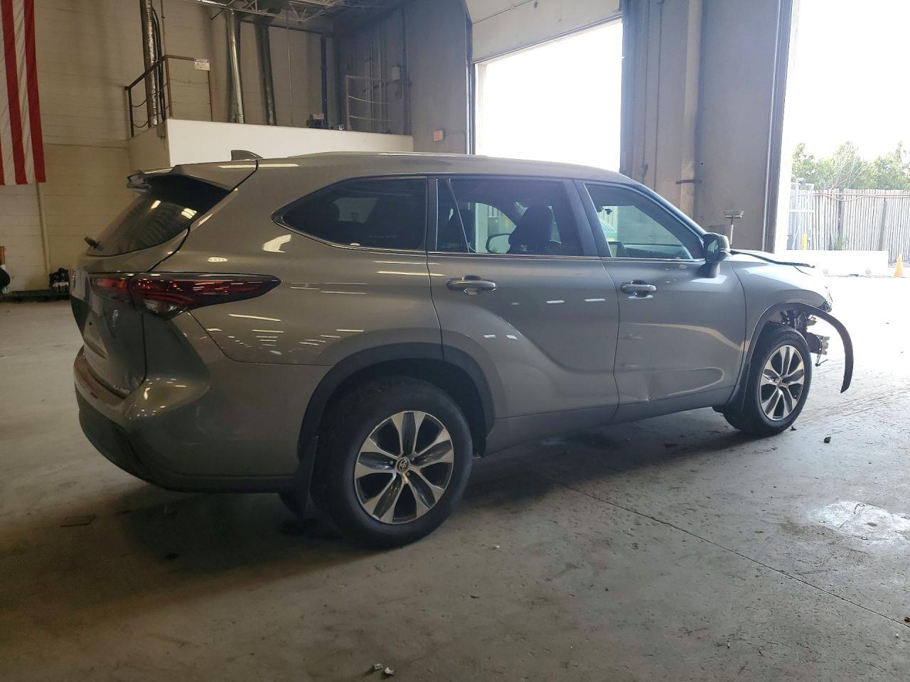 2025 Toyota Highlander Xle - Фото 3