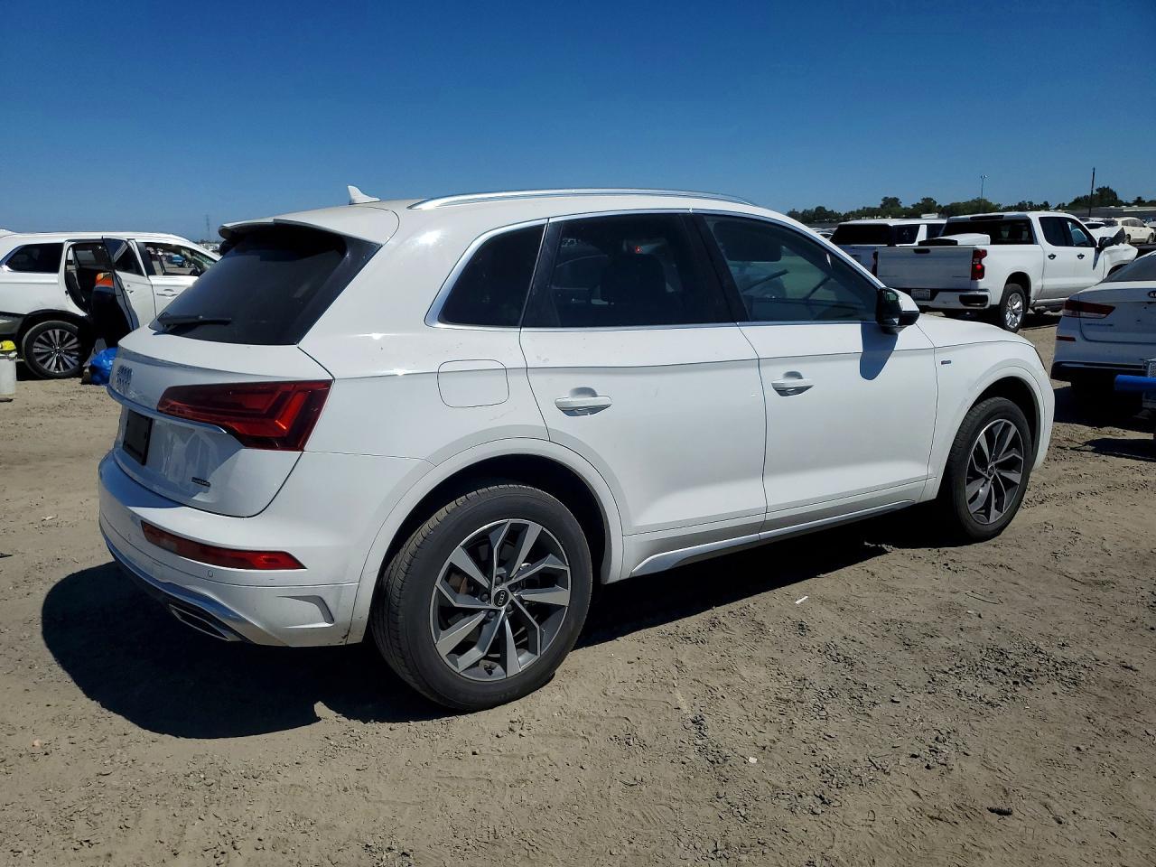 2022 Audi Q5 Premium Plus 45 - Фото 3