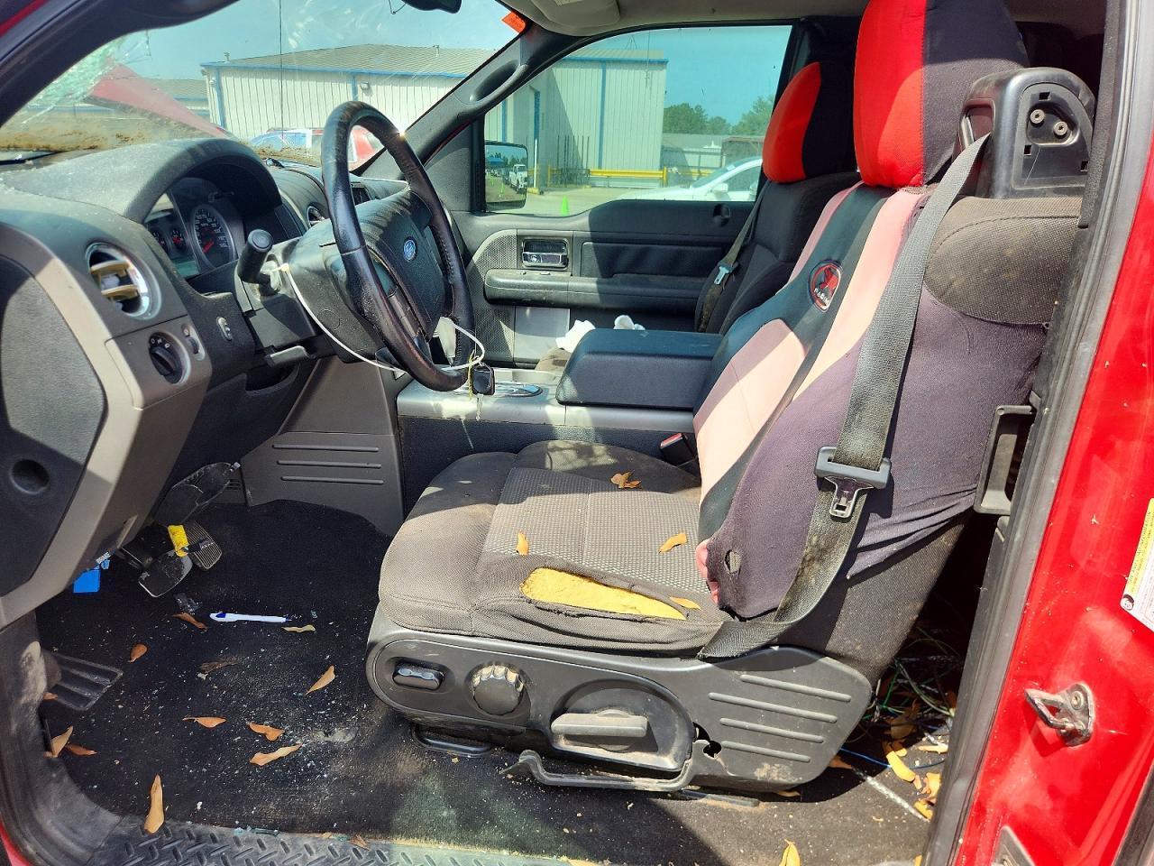 2005 Ford F150 - Image 7