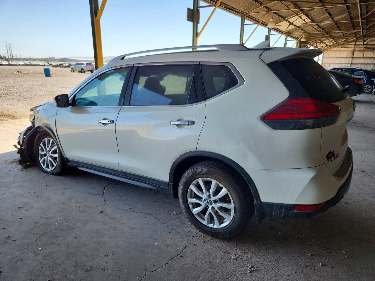 2017 Nissan Rogue Sv - Image 2