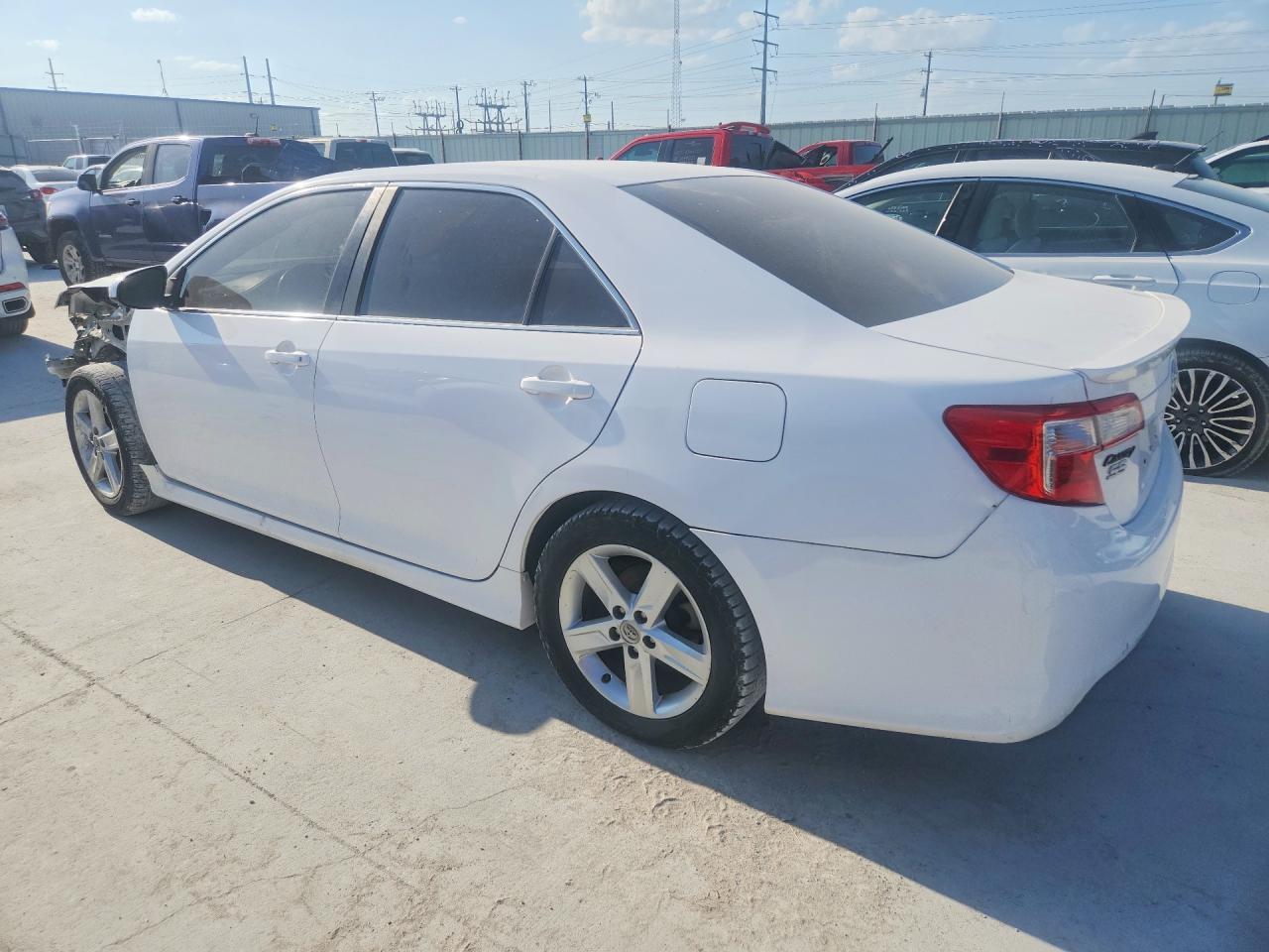 2014 Toyota Camry Se - Фото 2