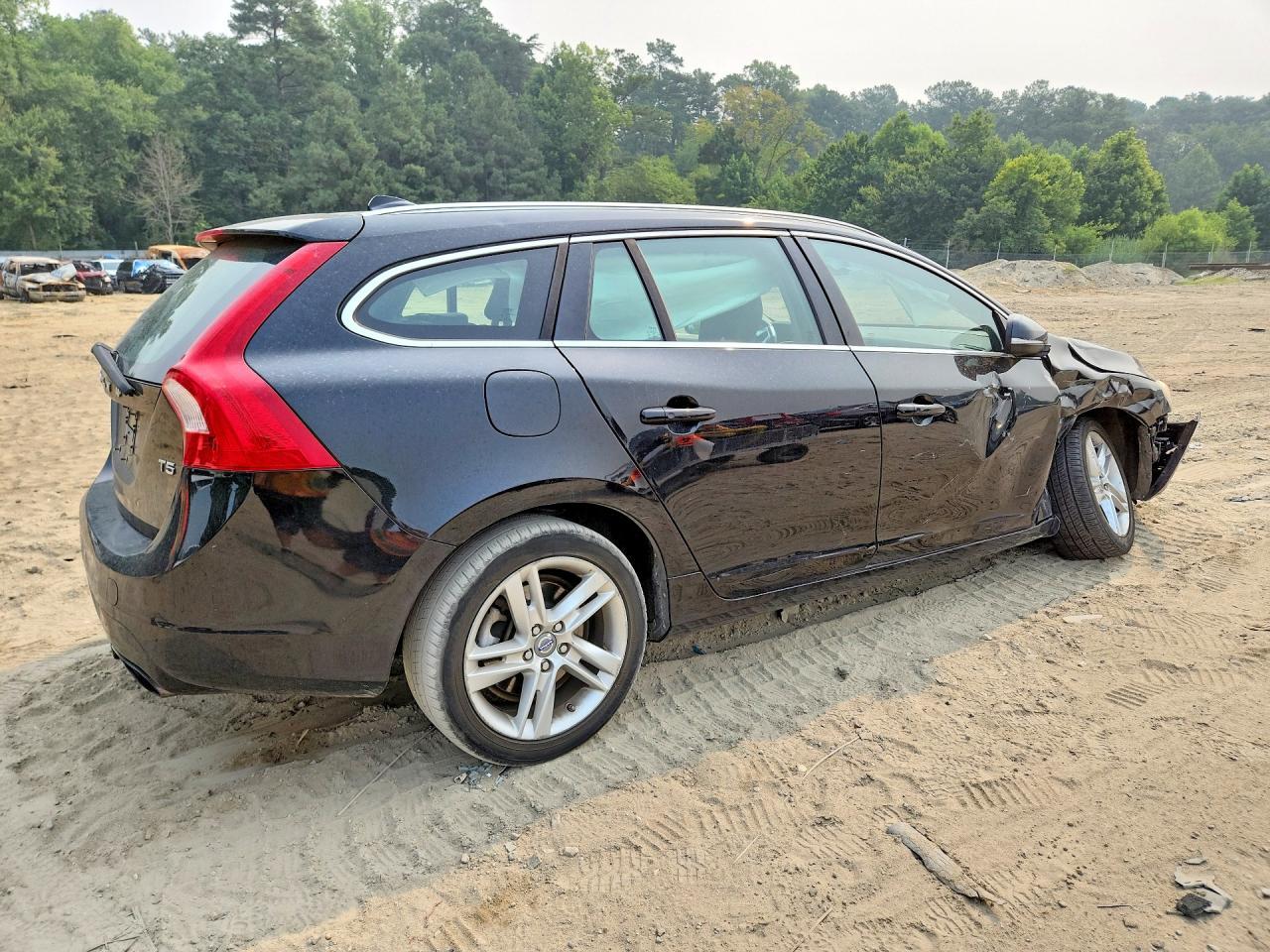 2015 Volvo V60 Premier - Фото 3