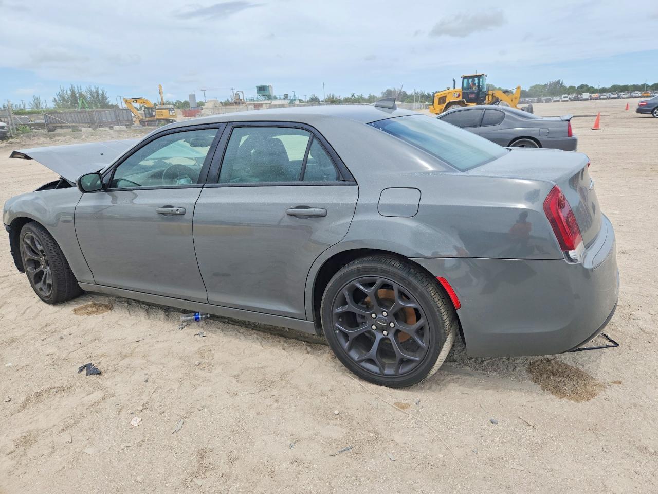 2019 Chrysler 300 S - Фото 2