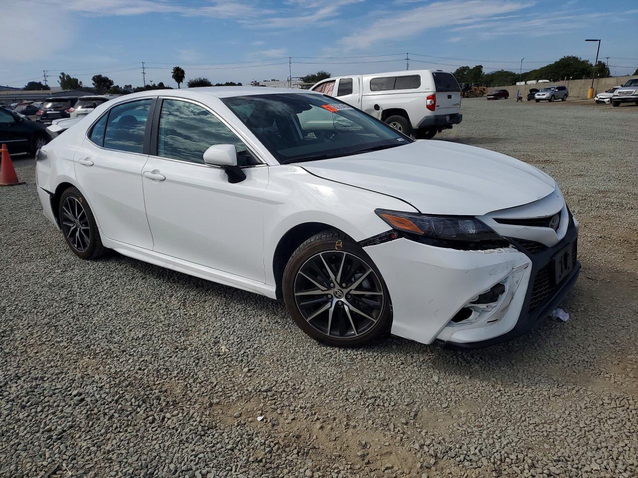 2024 Toyota Camry Se - Image 4
