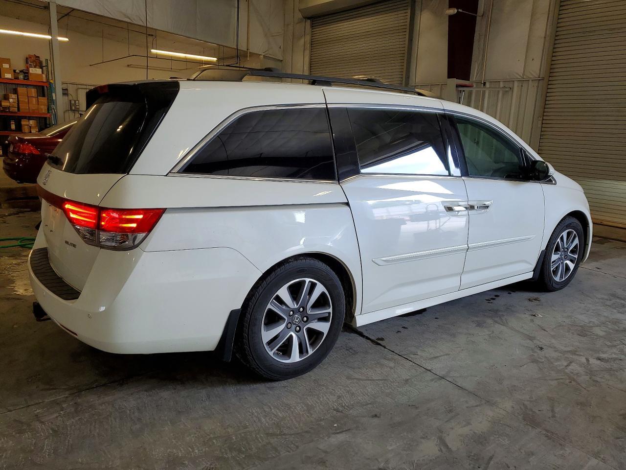 2015 Honda Odyssey Touring - Фото 3