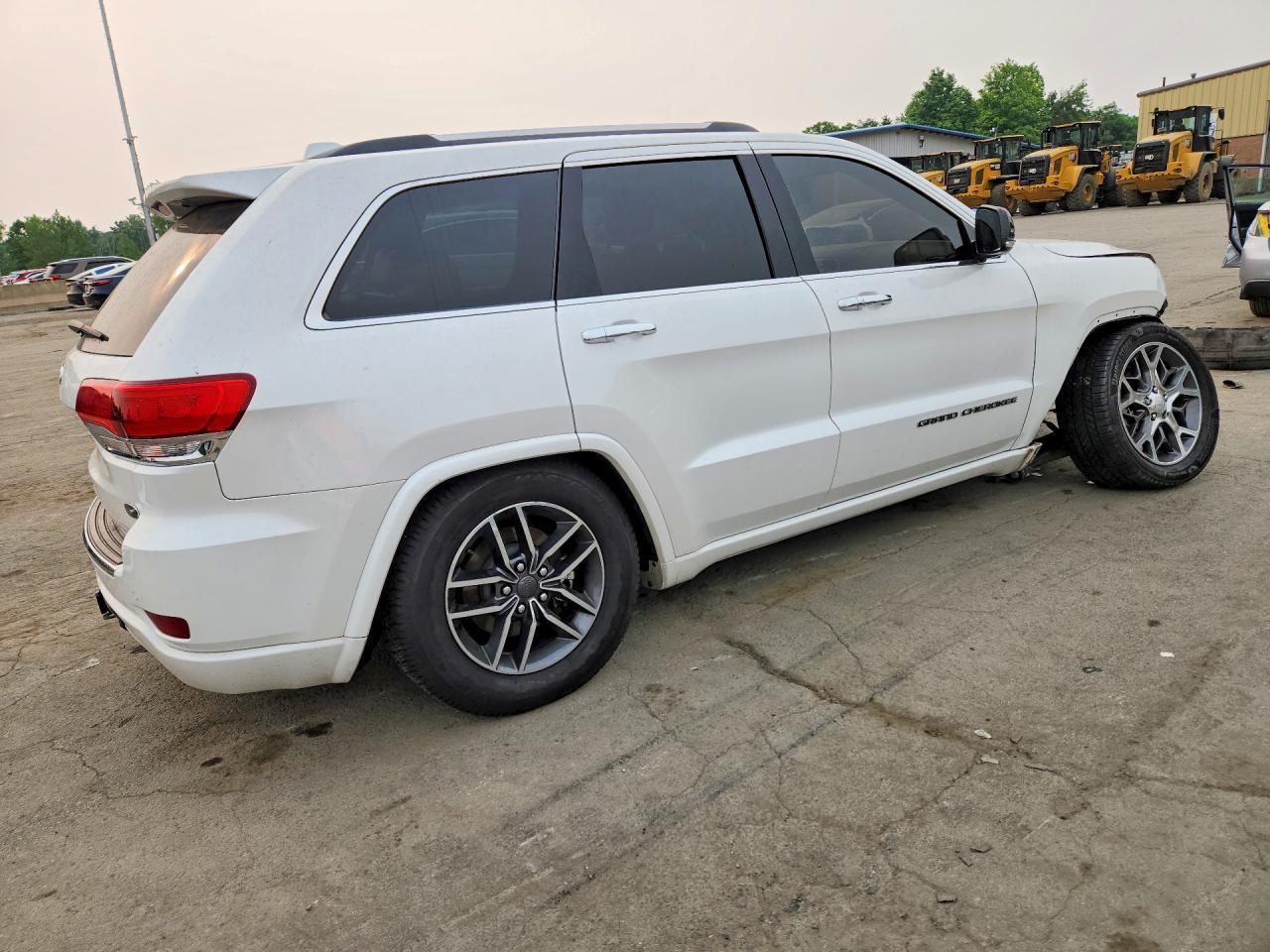 2021 Jeep Grand Cherokee Overland - Фото 3