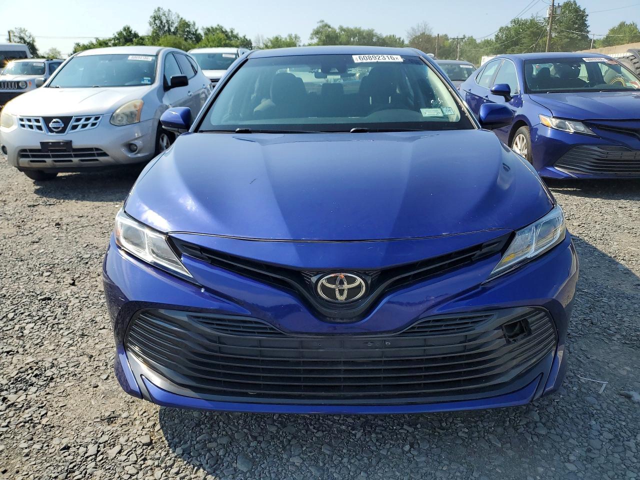 2018 Toyota Camry Le - Фото 5