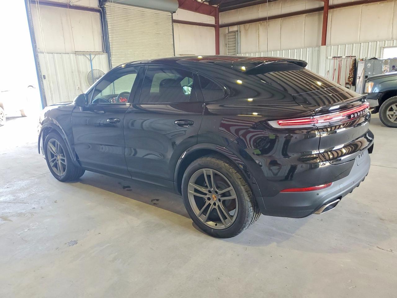 2026 Porsche Cayenne Coupe - Image 2