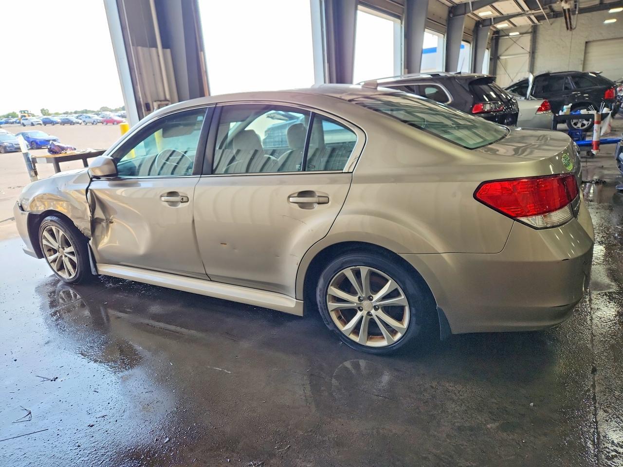 2014 Subaru Legacy 2.5I Premium - Фото 2