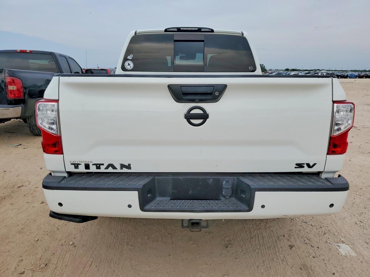 2020 Nissan Titan Sv - Image 6