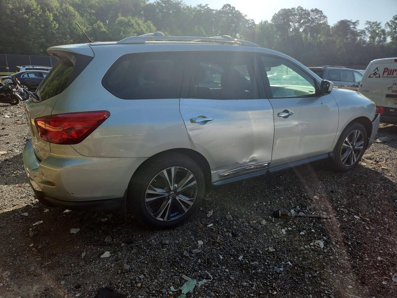 2017 Nissan Pathfinder Sv - Фото 3