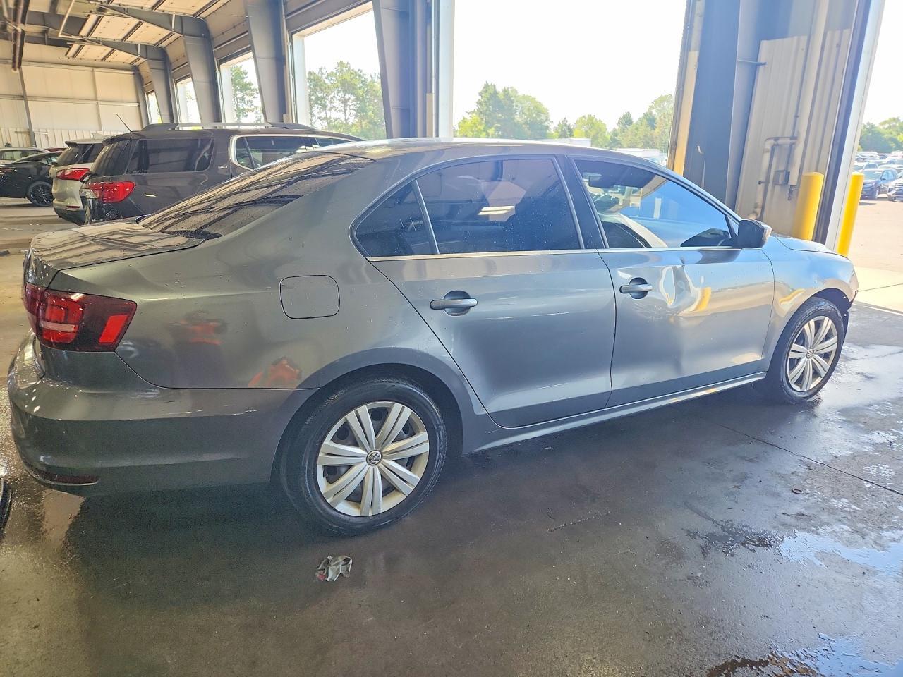 2017 Volkswagen Jetta S - Фото 3