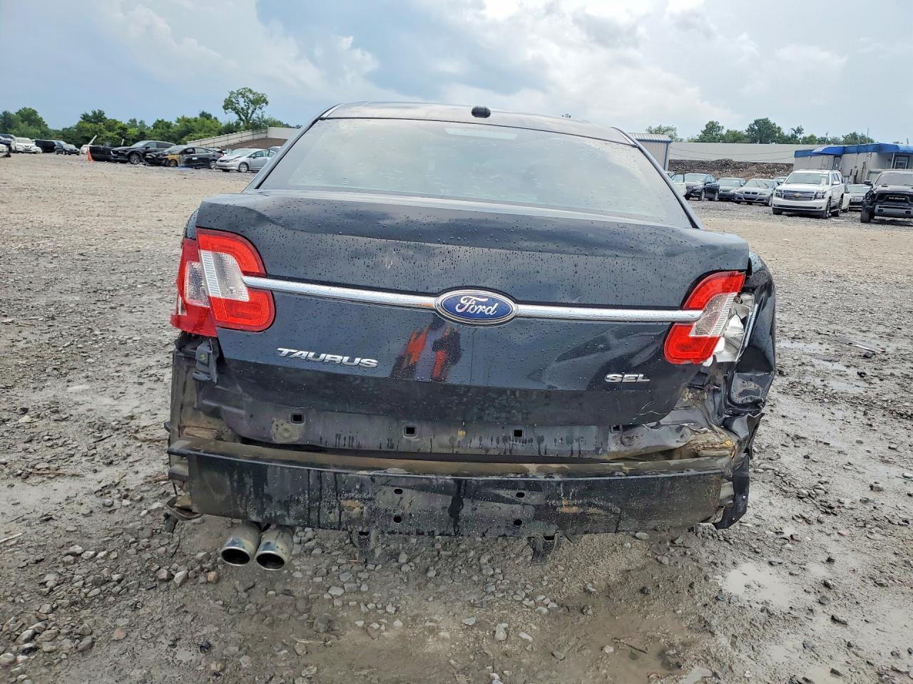 2011 Ford Taurus - Image 6