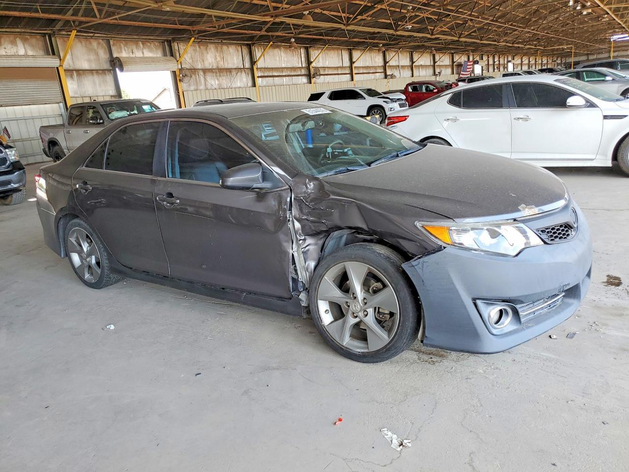 2014 Toyota Camry - Фото 4