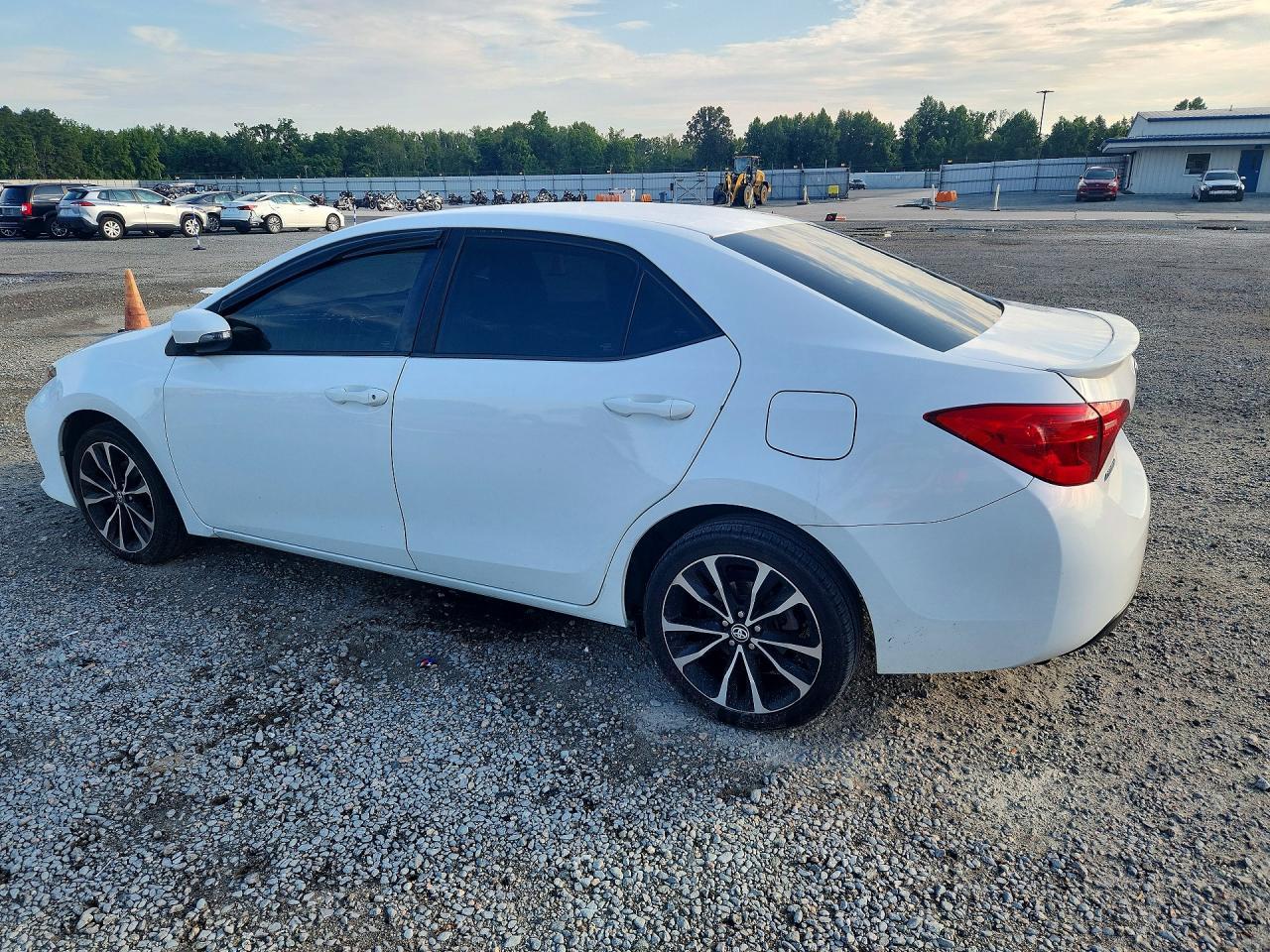 2018 Toyota Corolla Se - Фото 2
