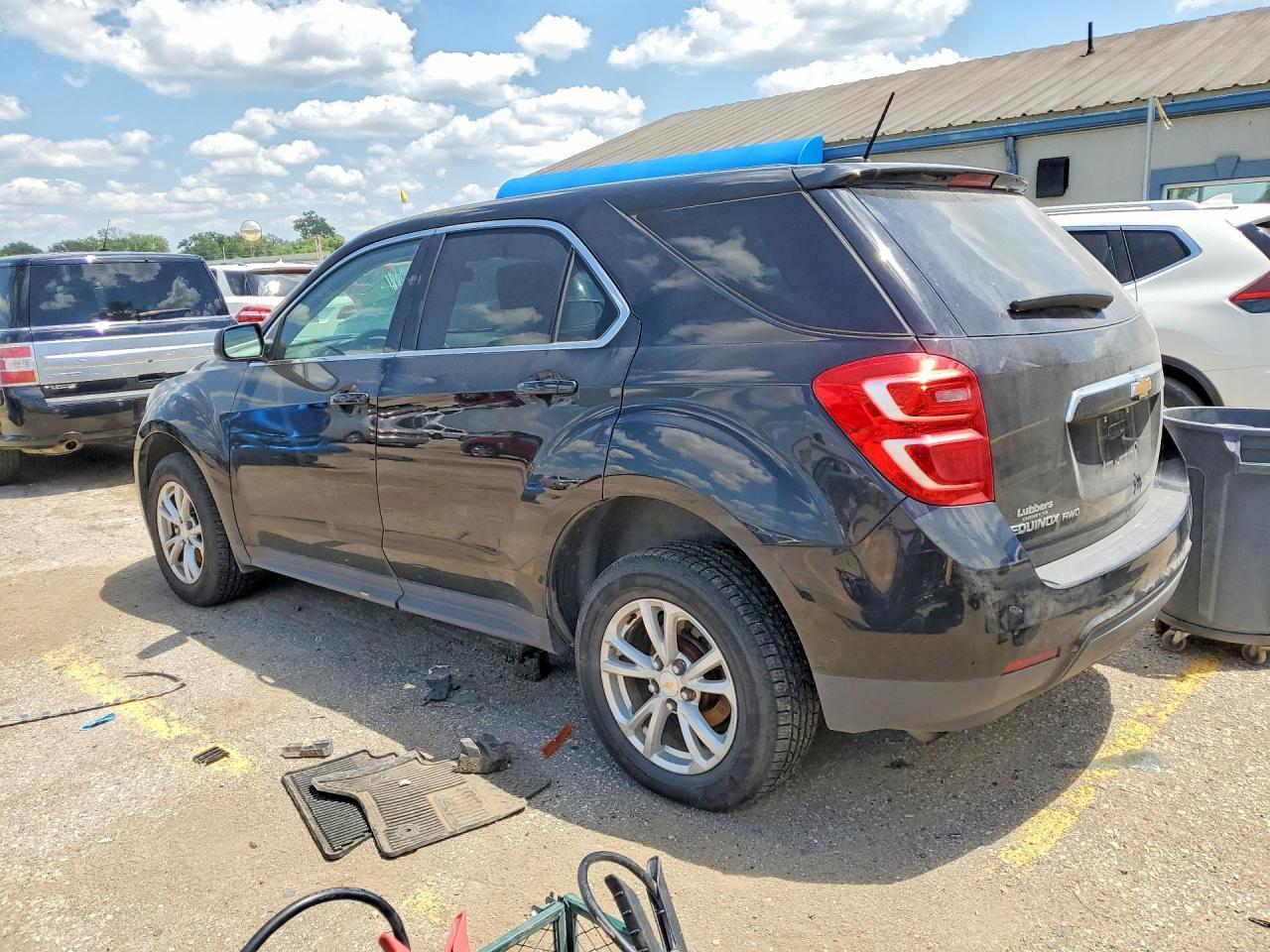 2017 Chevrolet Equinox Ls - Image 2