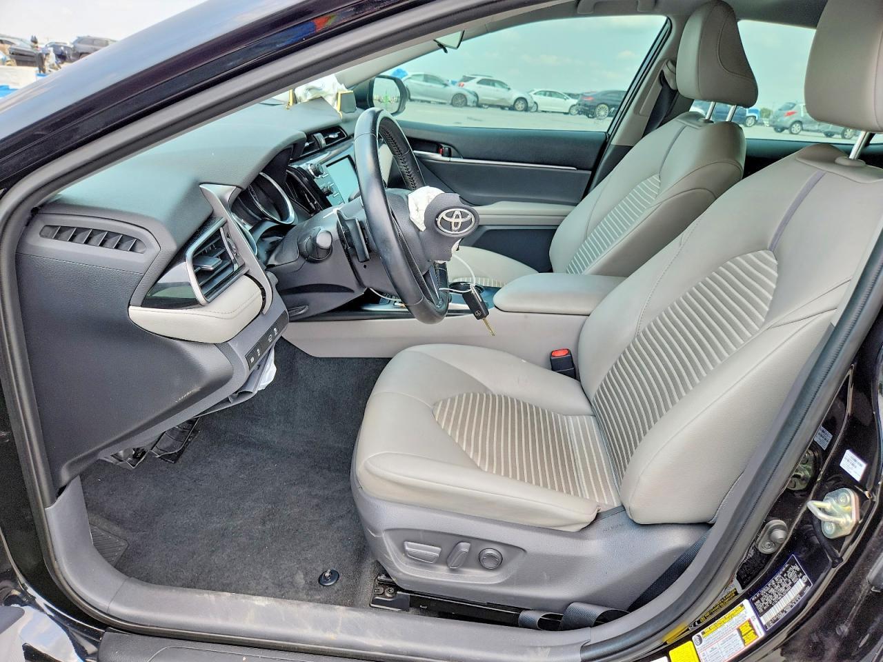 2020 Toyota Camry Se - Image 7