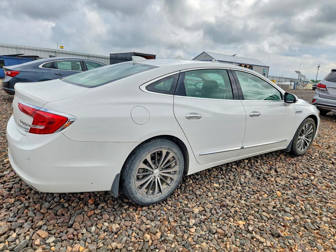 2019 Buick Lacrosse Essence - Image 3