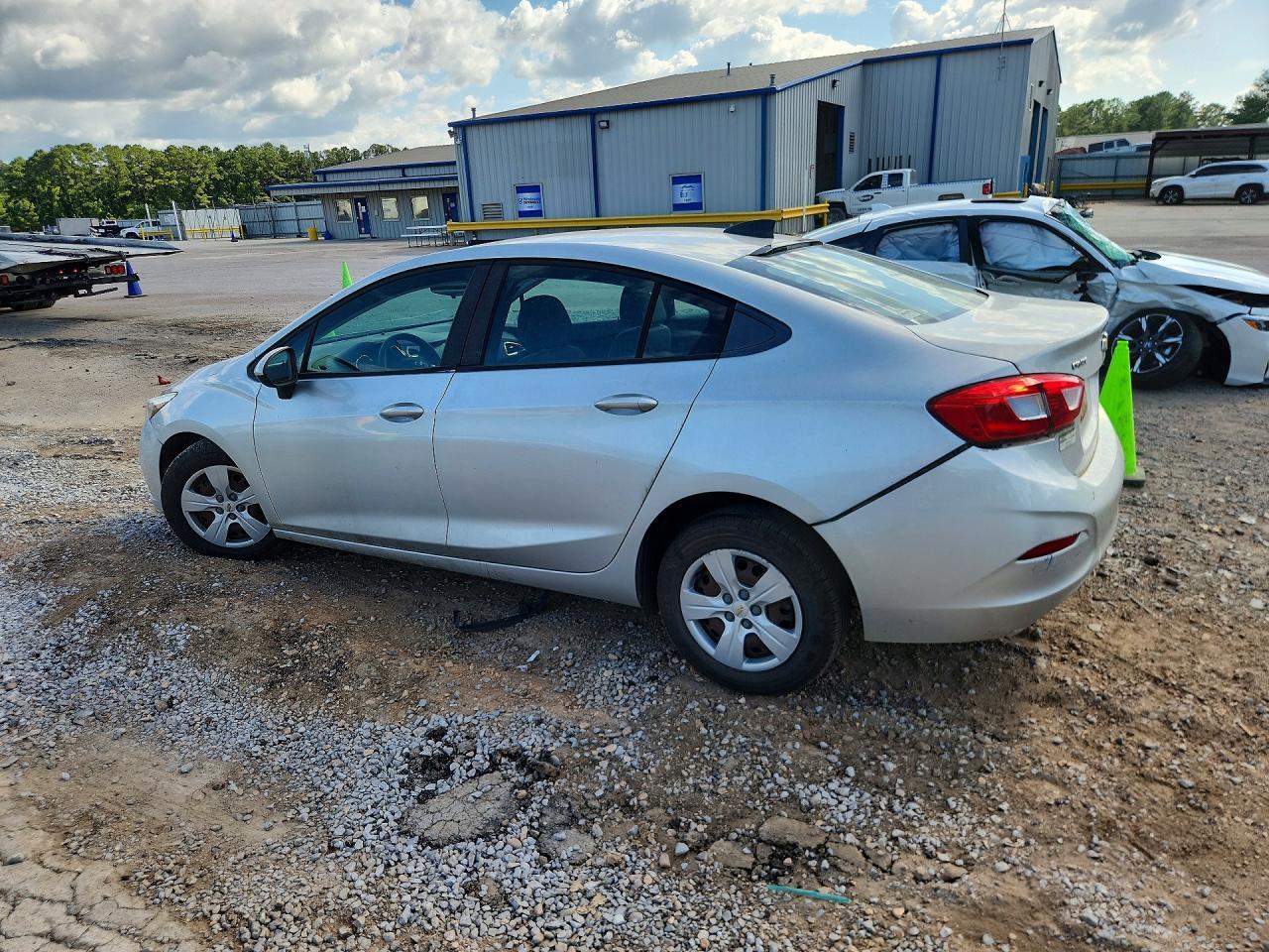 2018 Chevrolet Cruze Ls - Image 2