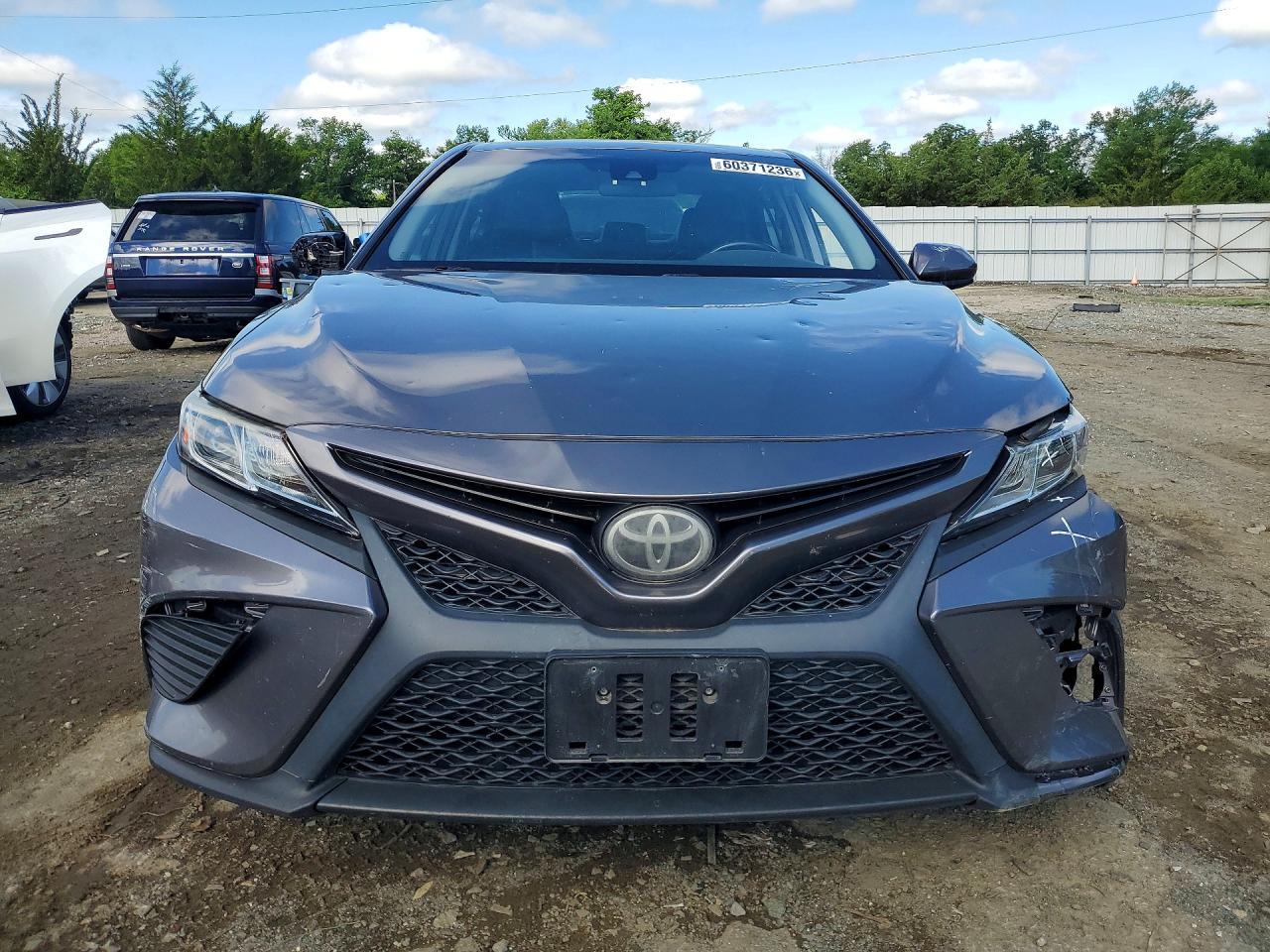 2018 Toyota Camry Se - Фото 5