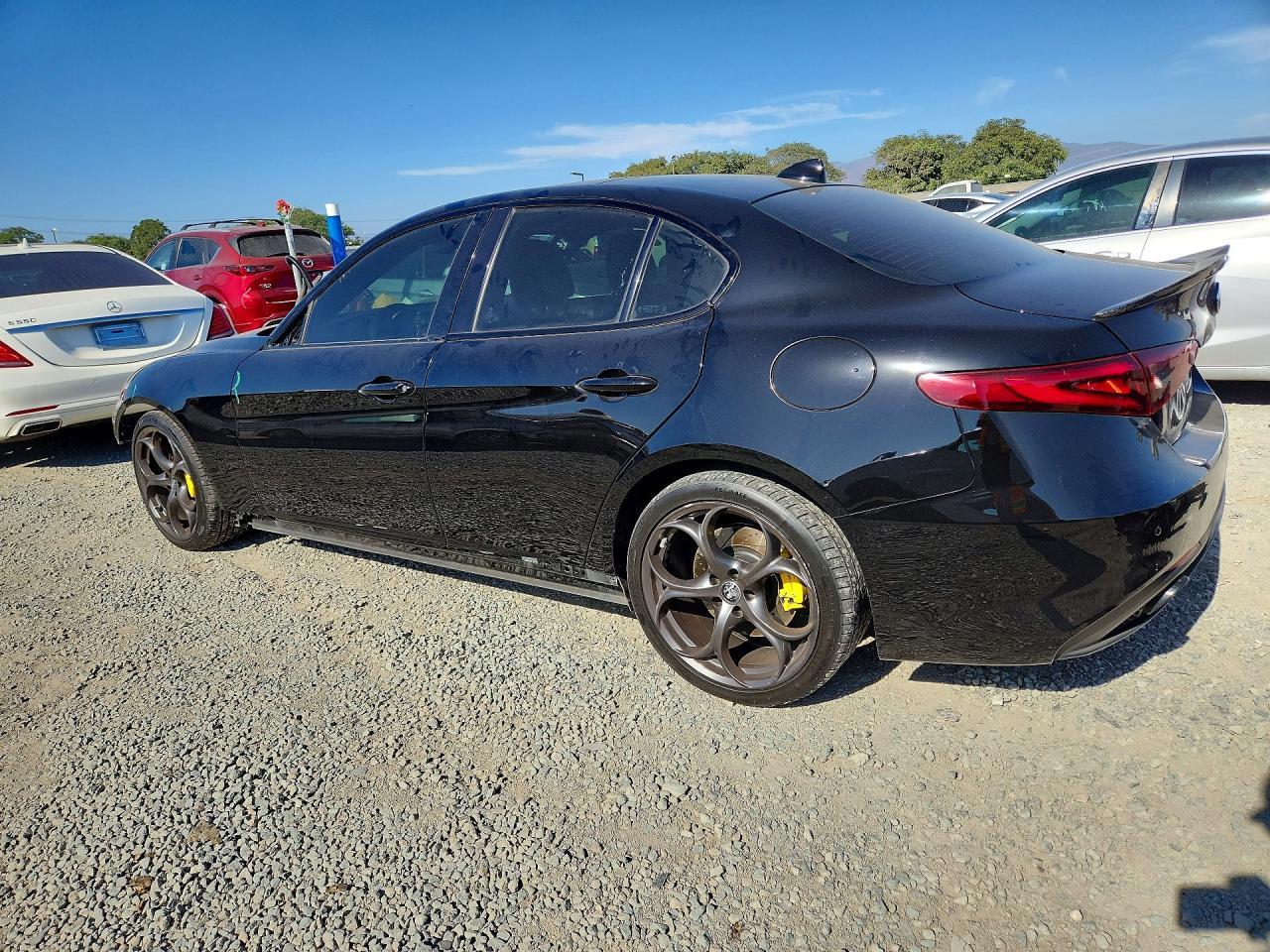 2020 Alfa Romeo Giulia Ti - Image 2