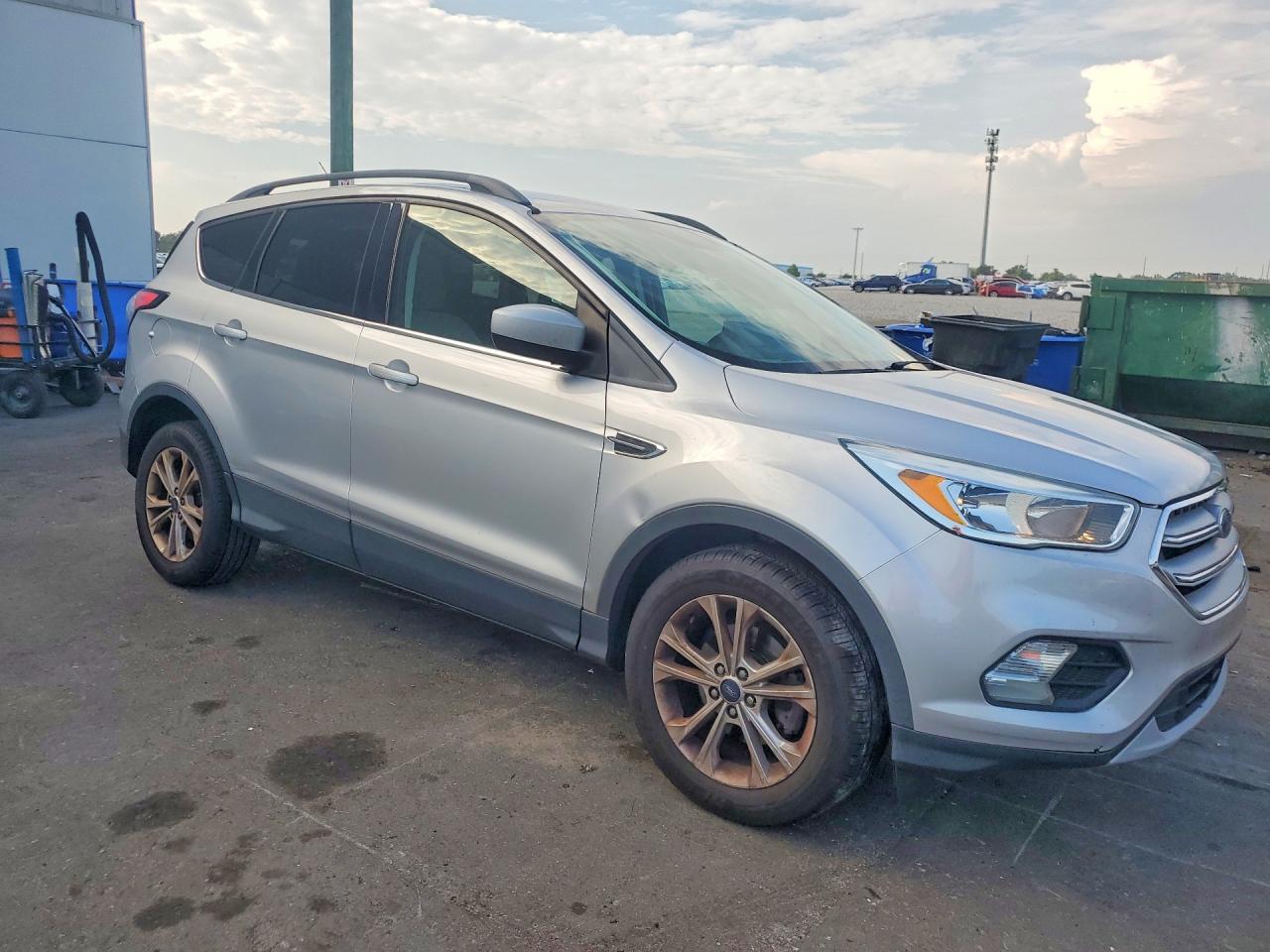 2018 Ford Escape Se - Фото 4