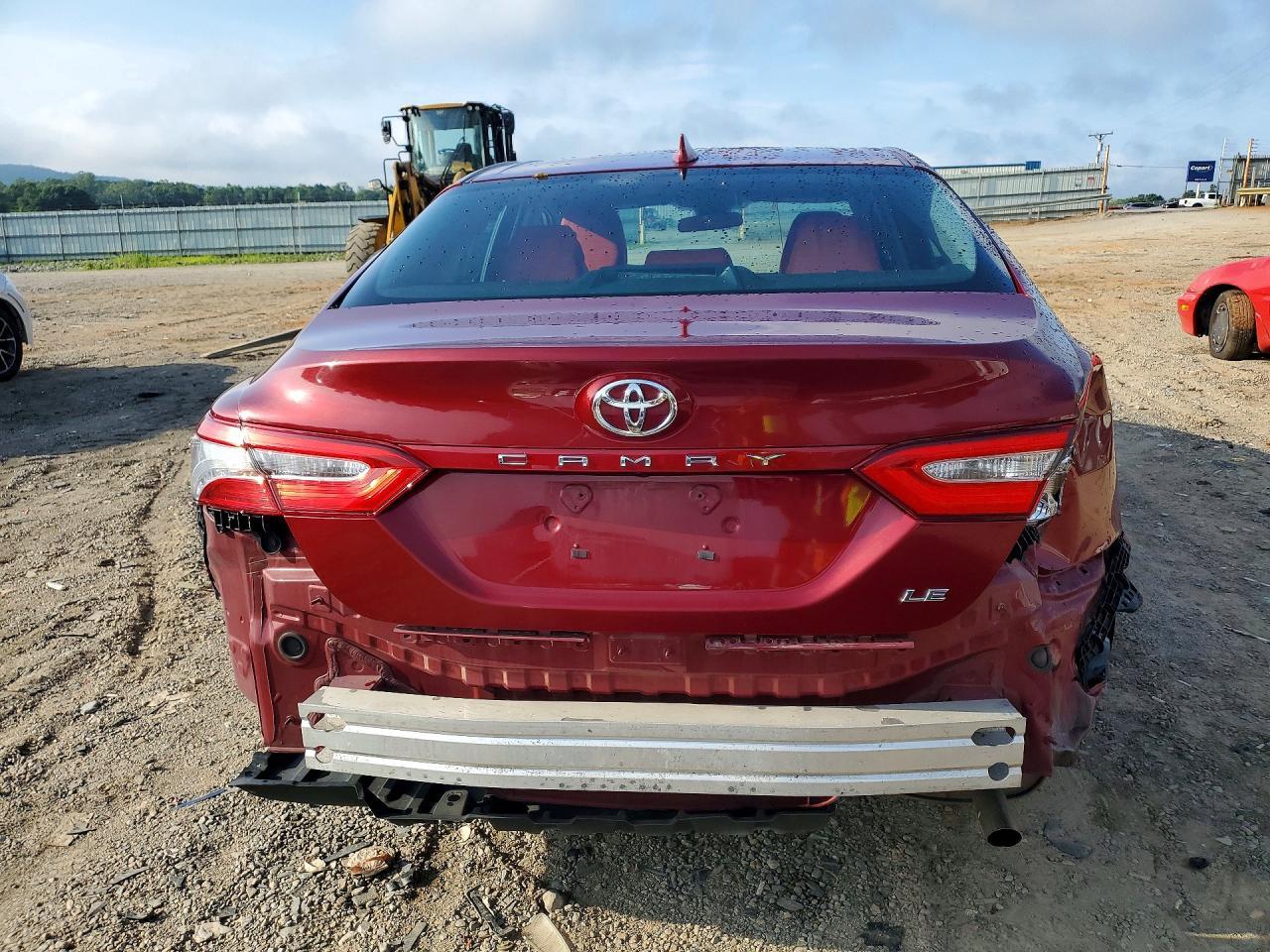 2019 Toyota Camry Le - Фото 6