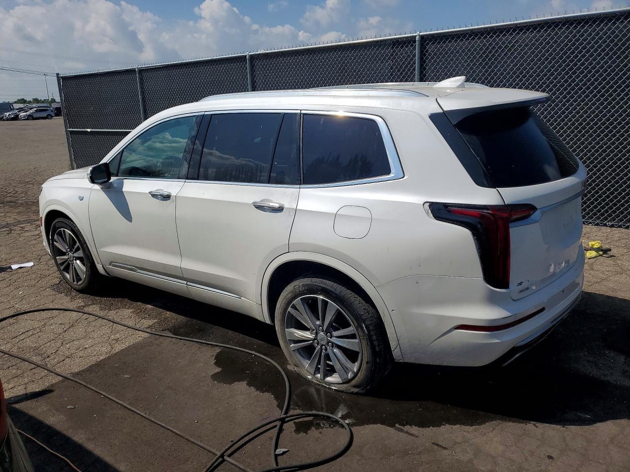 2022 Cadi Xt6 Premiu - Фото 2
