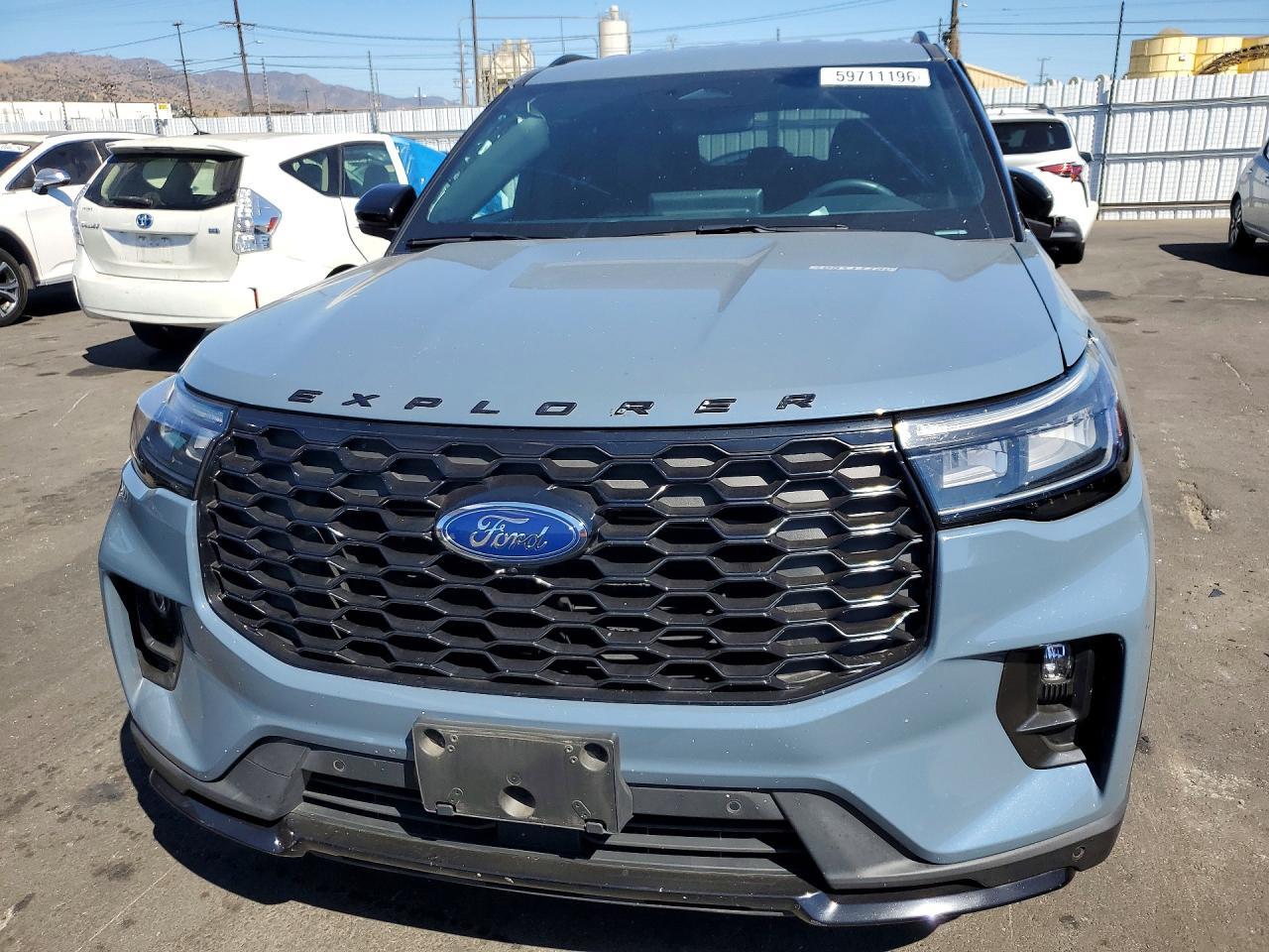 2025 Ford Explorer St-Line - Фото 5