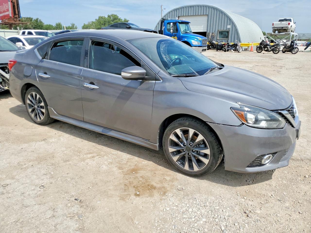 2019 Nissan Sentra Sr - Image 4