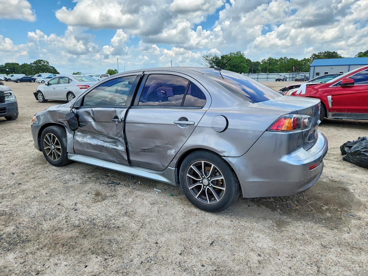 2017 Mitsubishi Lancer Es - Фото 2