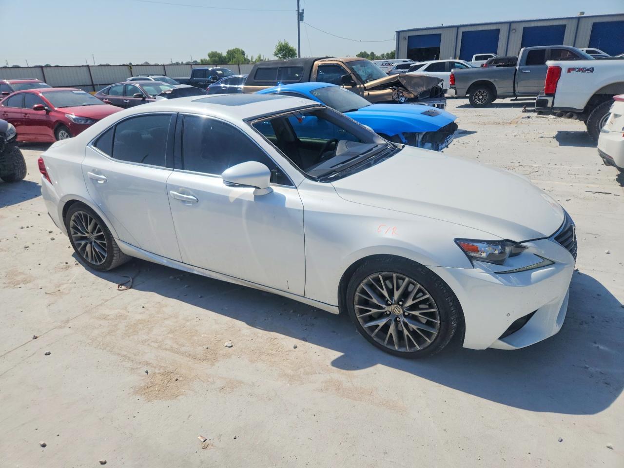 2016 Lexus Is 200T - Фото 4