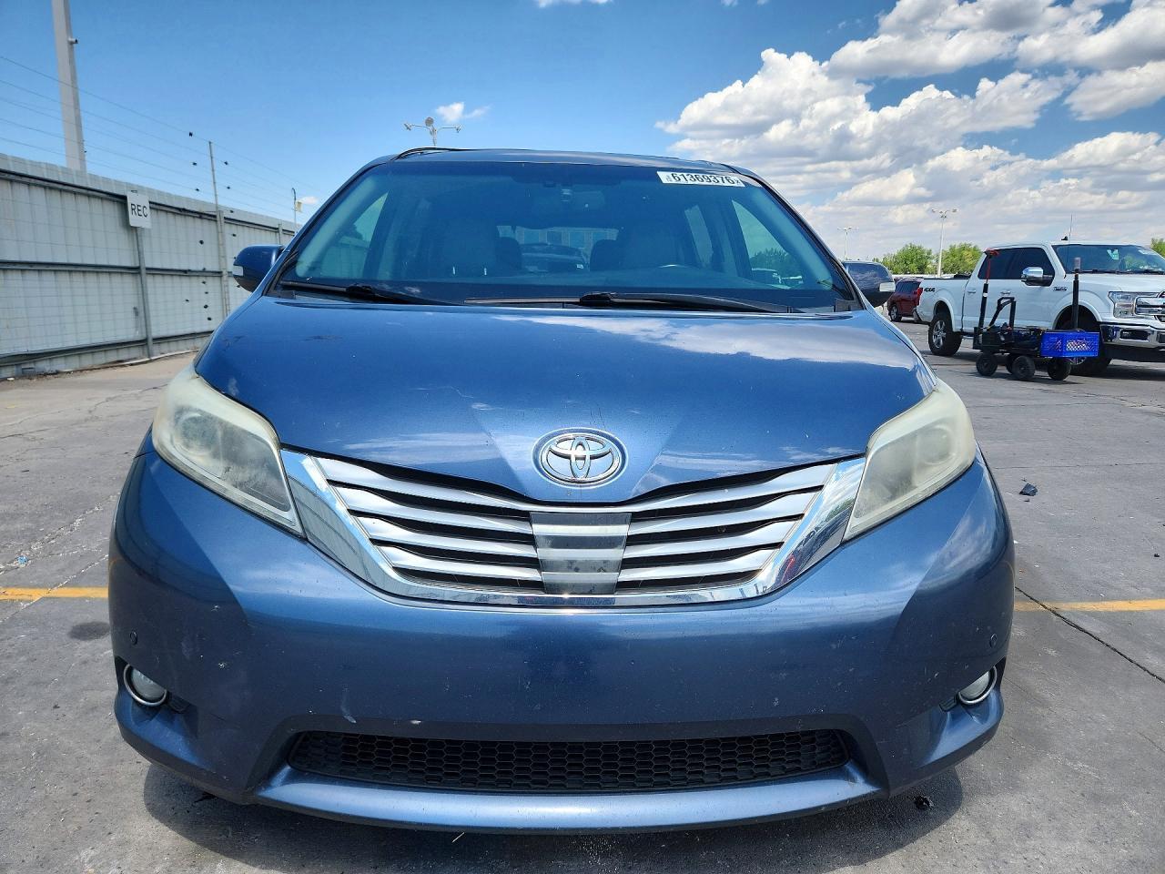 2015 Toyota Sienna Limited Premium 7-Passenger - Фото 5