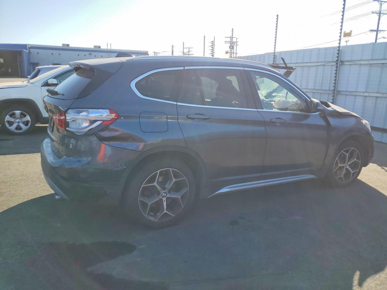 2018 BMW X1 Sdrive28I - Фото 3