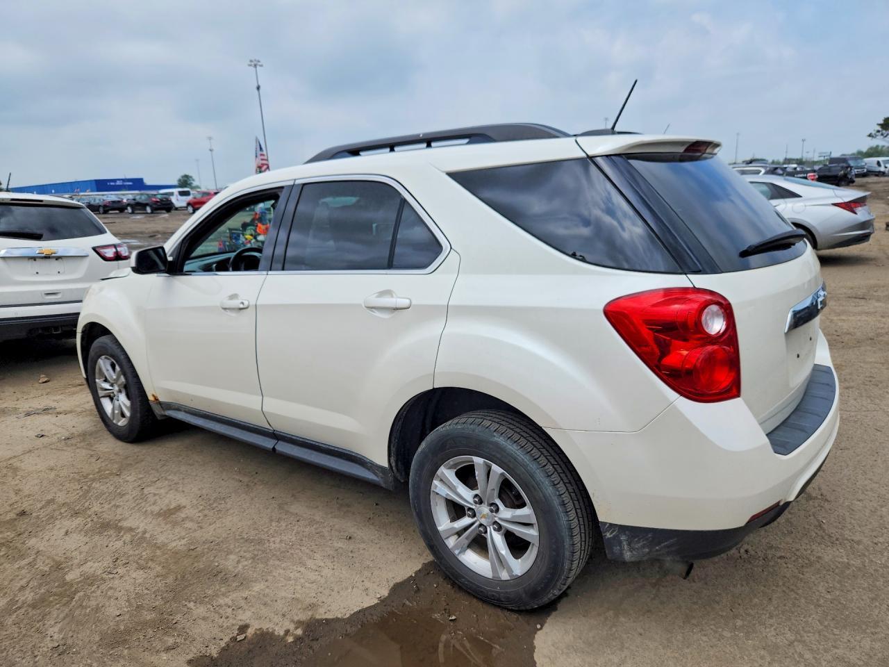 2015 Chevrolet Equinox Lt - Image 2