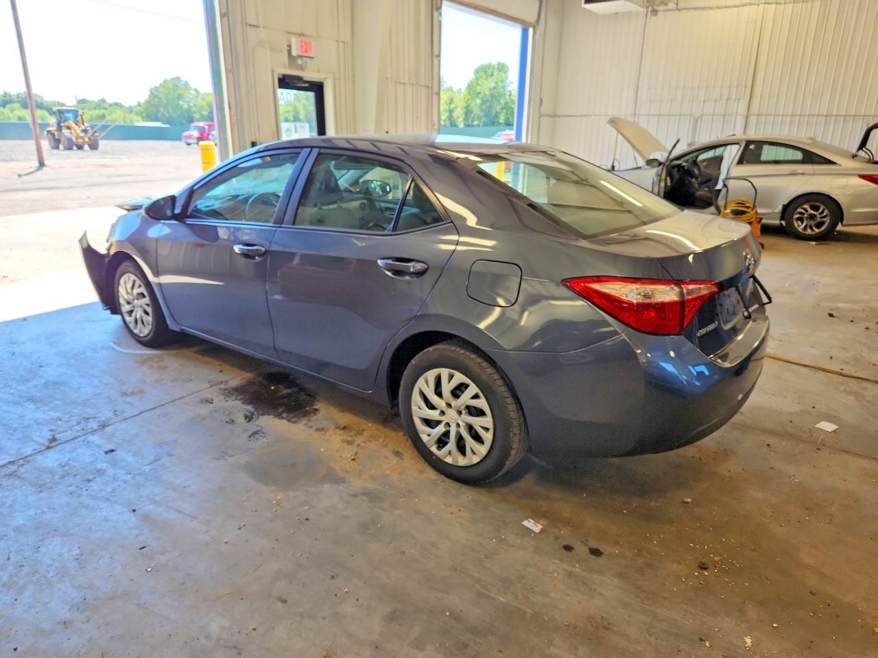 2018 Toyota Corolla Le - Image 2