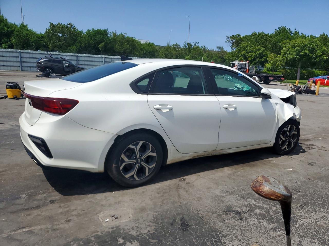 2021 Kia Forte Lxs - Image 3