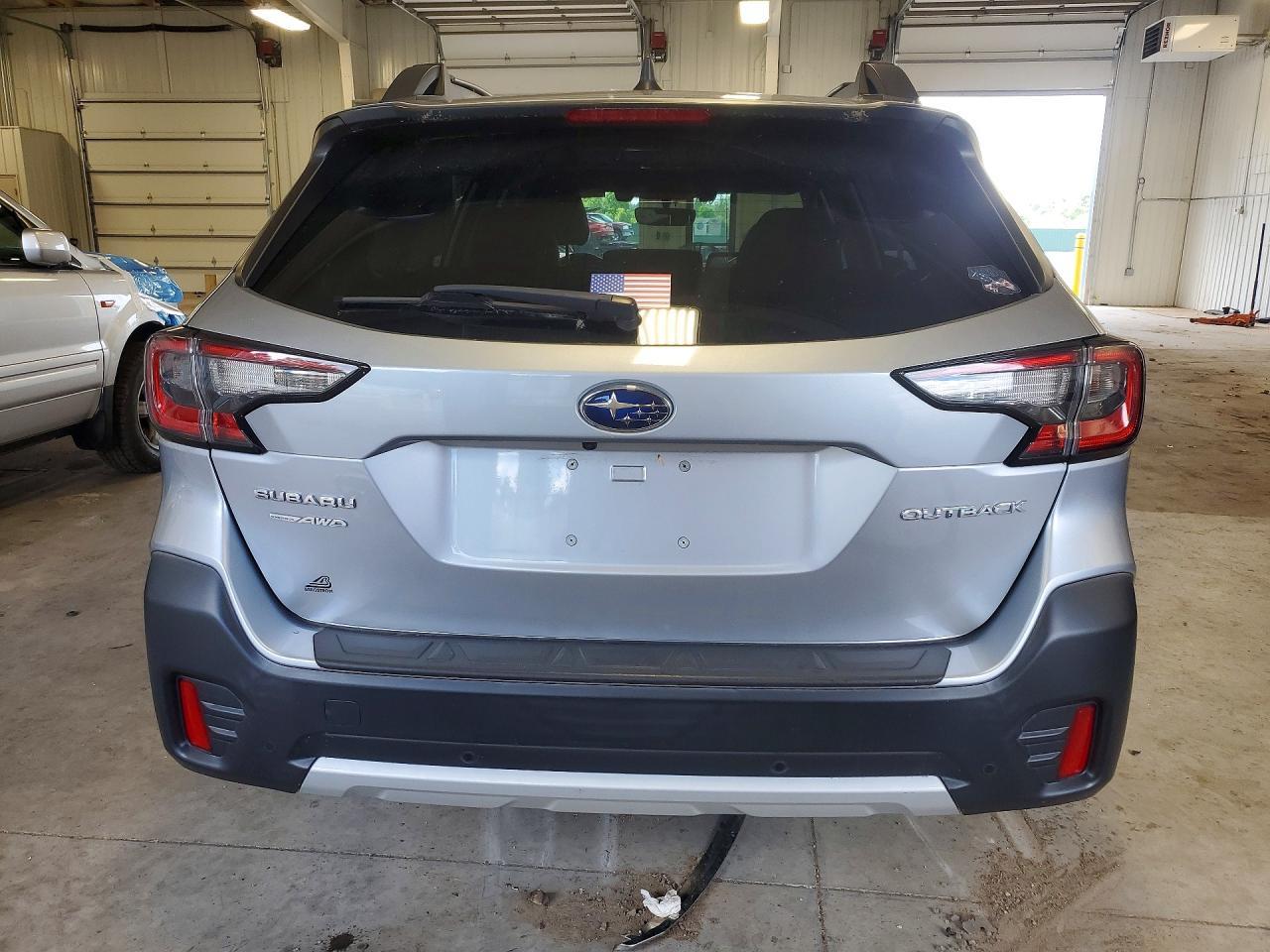 2022 Subaru Outback Limited - Image 6