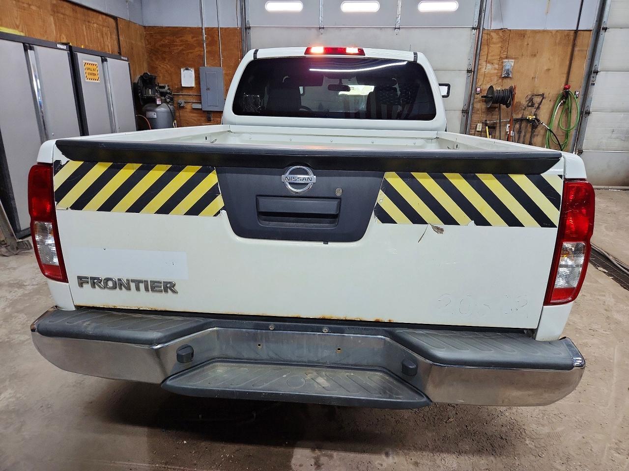 2015 Nissan Frontier S - Фото 6