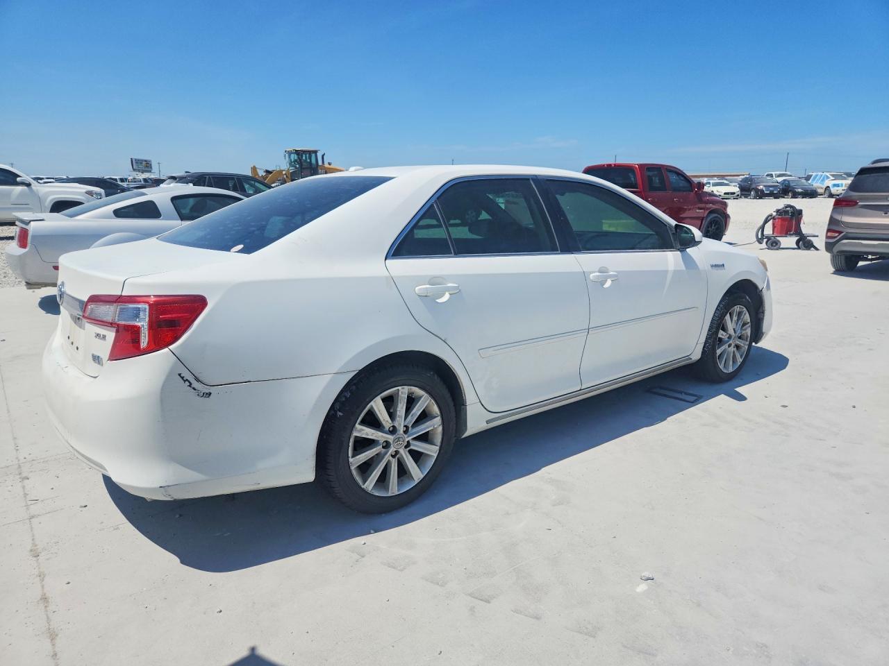 2012 Toyota Camry Hybrid Xle - Фото 3