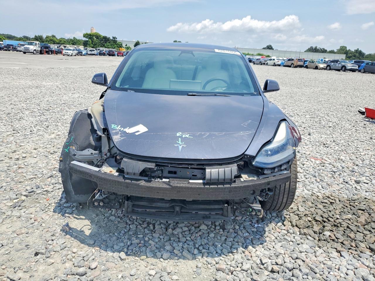 2021 Tesla Model 3 - Фото 5