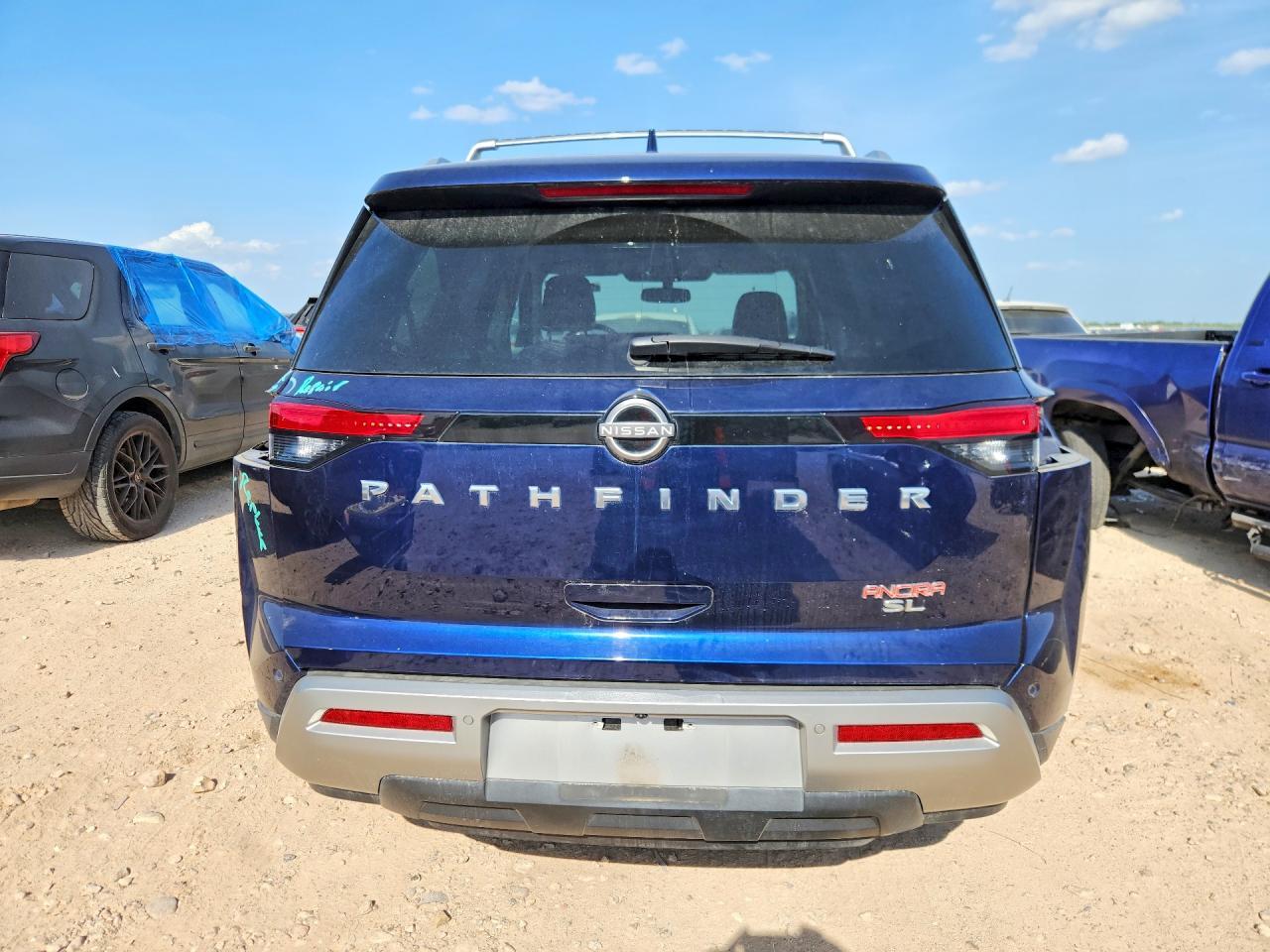 2022 Nissan Pathfinder Sl - Фото 6