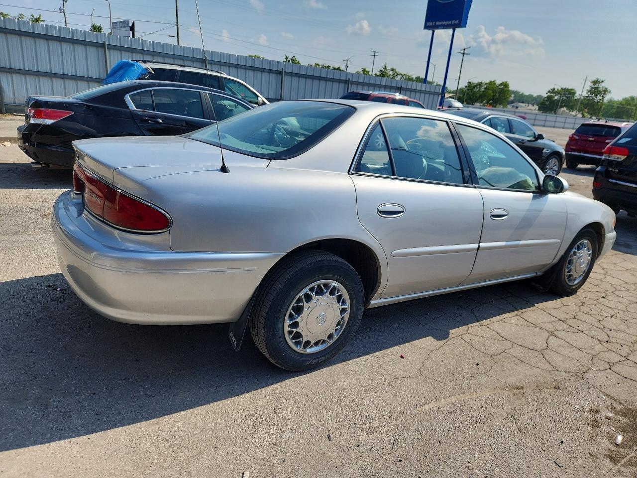 2005 Buick Century Custom - Image 3
