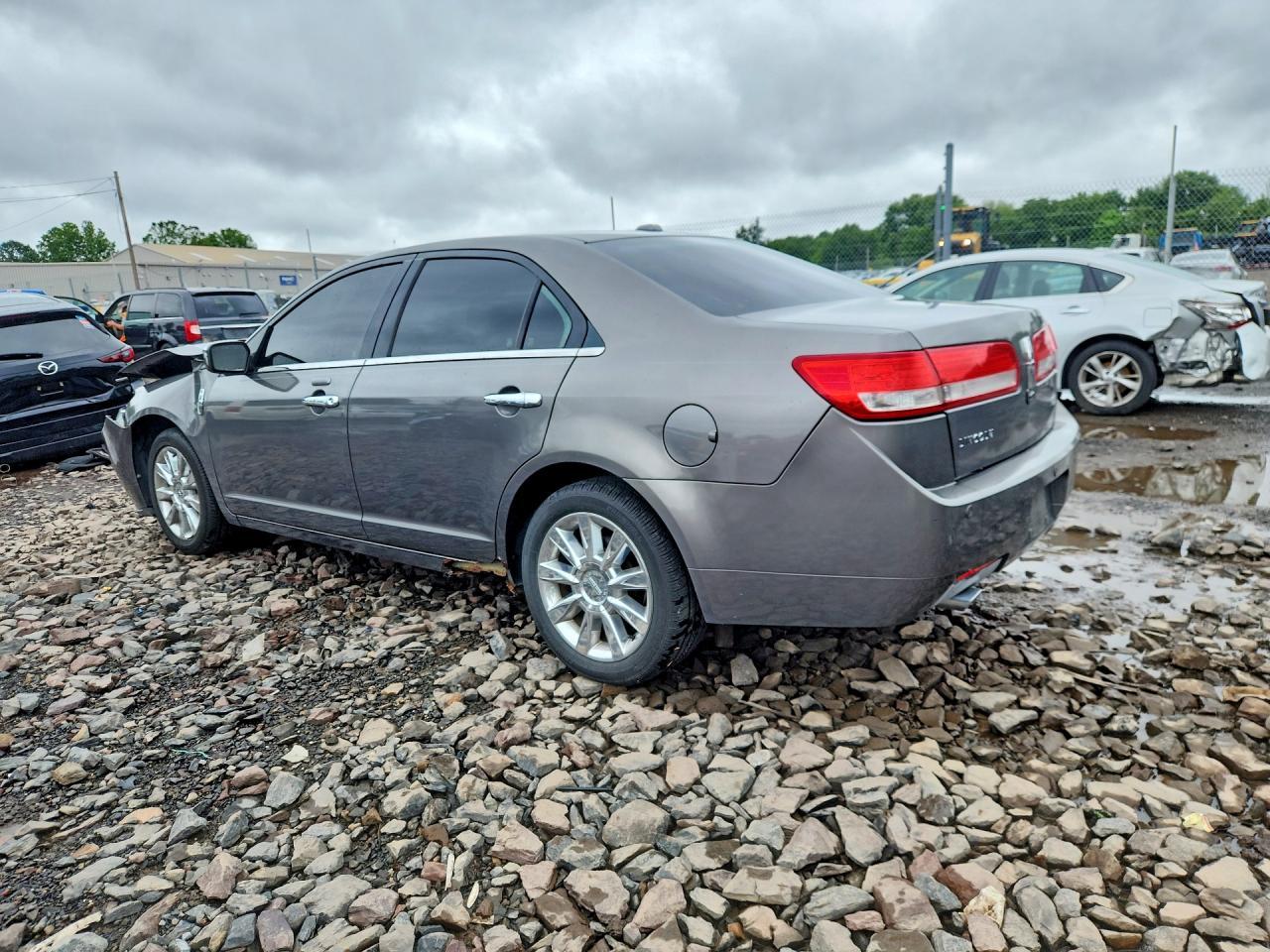 2010 Lincoln Mkz - Image 2