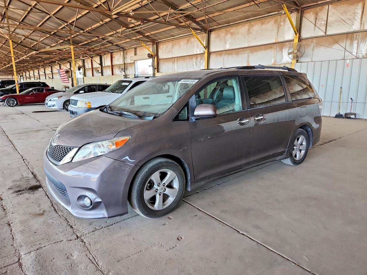 2013 Toyota Sienna Sport