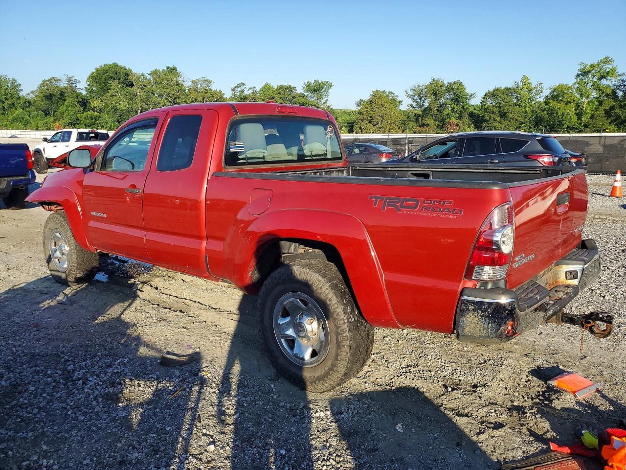 2010 Toyota Tacoma Deluxe - Фото 2