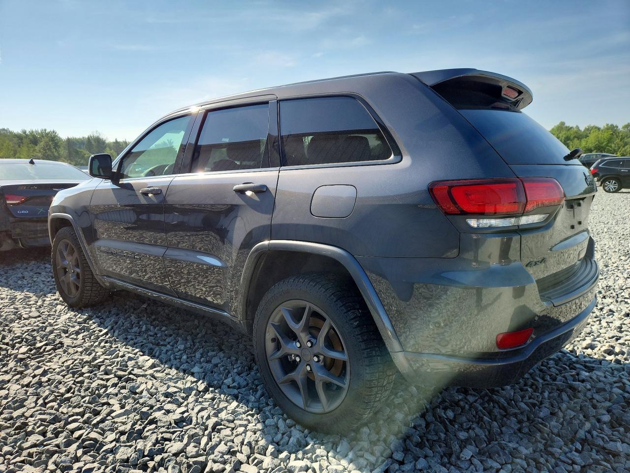 2021 Jeep Grand Cherokee - Фото 2
